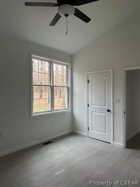 11703 Mitchell Rd, Saluda, VA 23149 photo 4