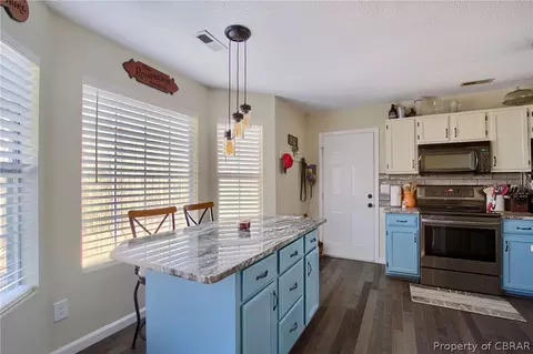 7127 Brendan Ct, Gloucester, VA 23061 photo 9