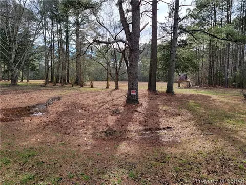 9072 Guinea Rd, Hayes, VA 23072
