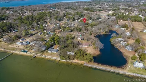 1495 Laurens Rd, Gloucester Point, VA 23062 photo 4
