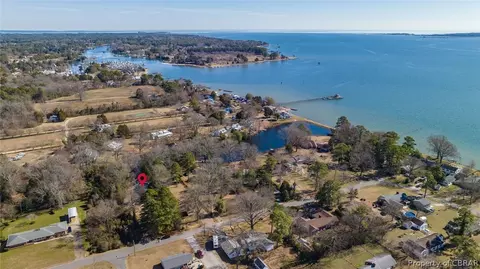 1495 Laurens Rd, Gloucester Point, VA 23062 photo 7