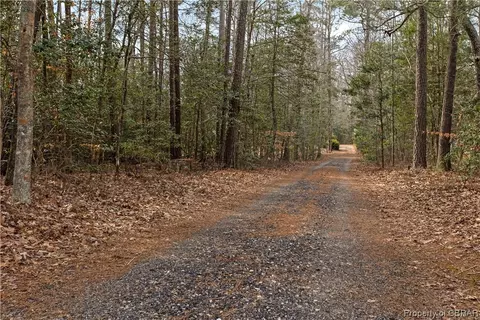 6850 Fox Mill Ct, Gloucester, VA 23061 photo 2
