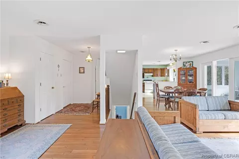6850 Fox Mill Ct, Gloucester, VA 23061 photo 6
