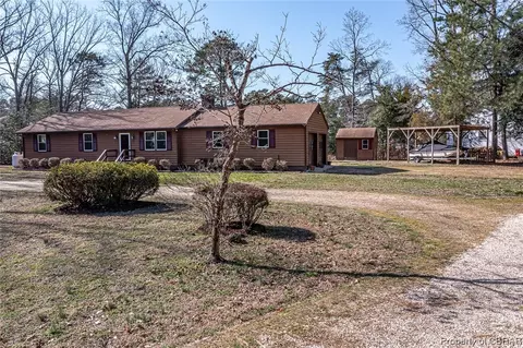 433 Long Point Ln, Topping, VA 23169 photo 8