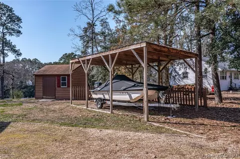 433 Long Point Ln, Topping, VA 23169 photo 37