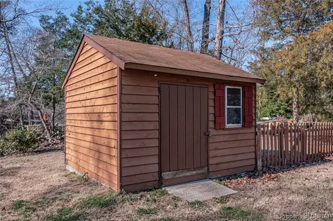 433 Long Point Ln, Topping, VA 23169 photo 36