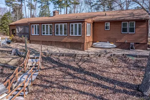 433 Long Point Ln, Topping, VA 23169 photo 7