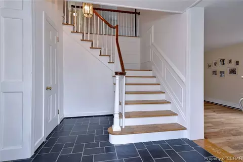 299 E Queens Dr, Williamsburg, VA 23185 photo 5