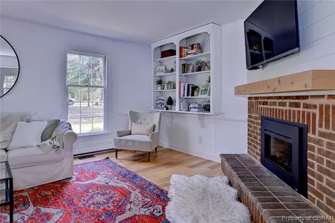 299 E Queens Dr, Williamsburg, VA 23185 photo 9
