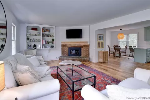 299 E Queens Dr, Williamsburg, VA 23185 photo 6