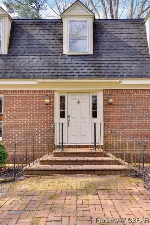 299 E Queens Dr, Williamsburg, VA 23185 photo 4