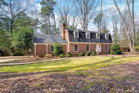 299 E Queens Dr, Williamsburg, VA 23185 photo 3