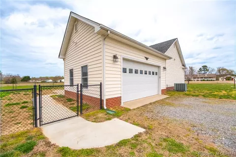 52 Captains Quarters Ln, Wake, VA 23176 photo 3