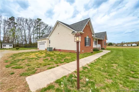 52 Captains Quarters Ln, Wake, VA 23176 photo 5