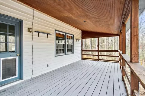 7569 Gloucester Village Dr, Gloucester, VA 23061 photo 4