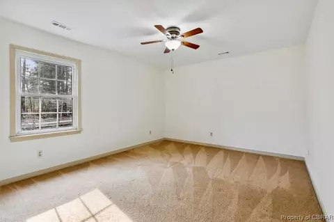 7569 Gloucester Village Dr, Gloucester, VA 23061 photo 32