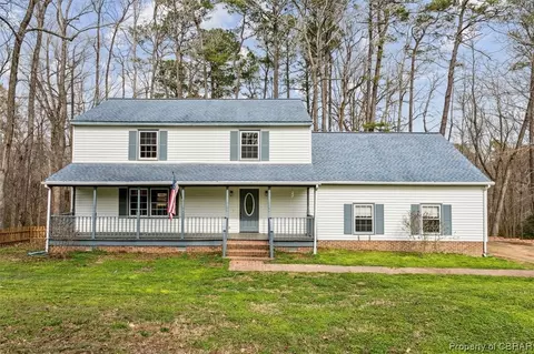 7569 Gloucester Village Dr, Gloucester, VA 23061 photo 3
