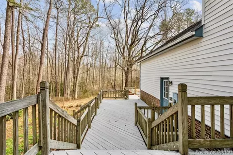 7569 Gloucester Village Dr, Gloucester, VA 23061 photo 38