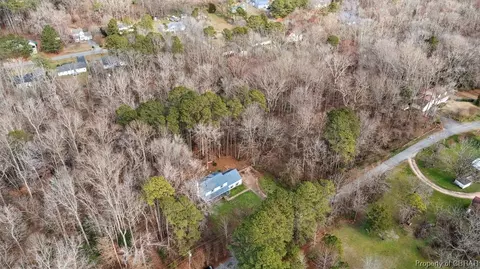 7569 Gloucester Village Dr, Gloucester, VA 23061 photo 46