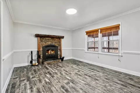 7569 Gloucester Village Dr, Gloucester, VA 23061 photo 9