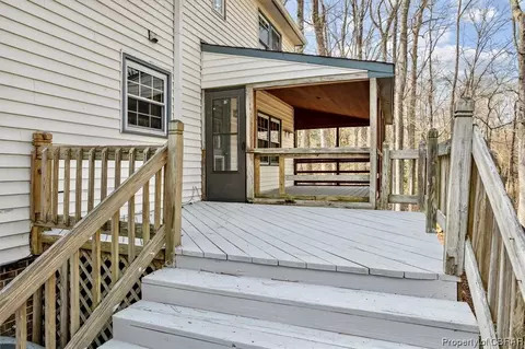 7569 Gloucester Village Dr, Gloucester, VA 23061 photo 40