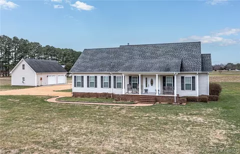 66 Chick Cove Dr, Hardyville, VA 23070