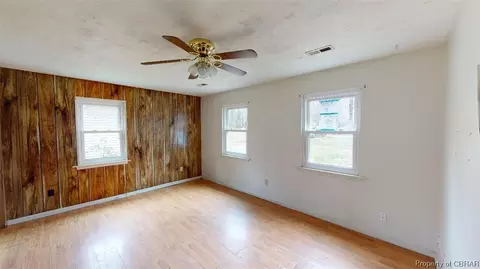 4233 Aberdeen Creek Rd, Gloucester, VA 23061 photo 3