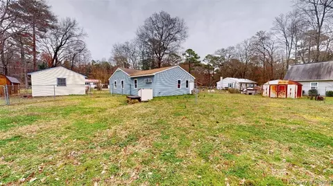 4233 Aberdeen Creek Rd, Gloucester, VA 23061 photo 2