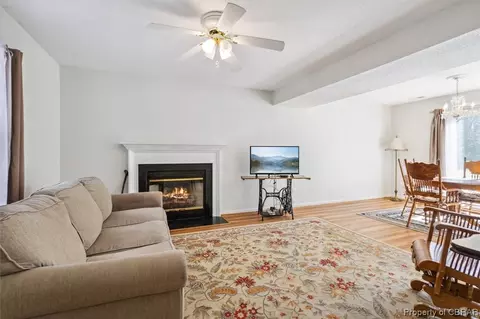 8473 Kitchener Dr, Gloucester, VA 23061 photo 9