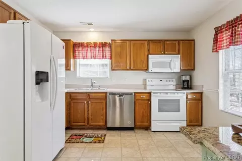8473 Kitchener Dr, Gloucester, VA 23061 photo 17