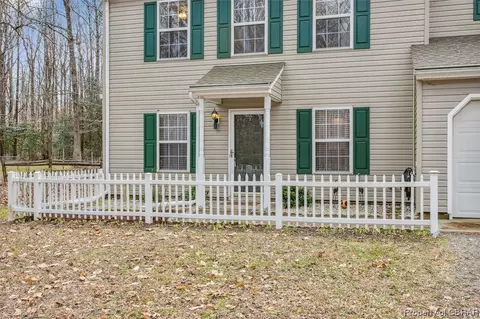 8473 Kitchener Dr, Gloucester, VA 23061 photo 5