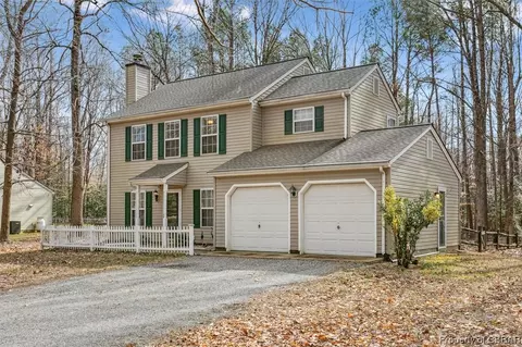 8473 Kitchener Dr, Gloucester, VA 23061 photo 2