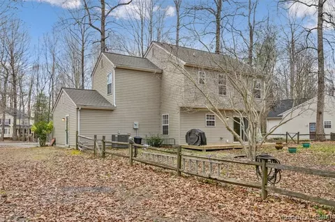 8473 Kitchener Dr, Gloucester, VA 23061 photo 31