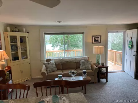 195 Pine Cv, Topping, VA 23169 photo 10