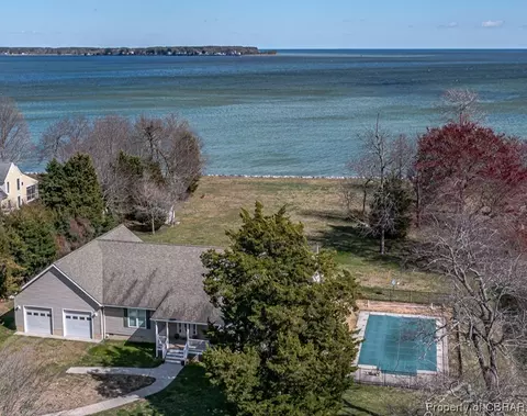 530 Bussel Point Rd, Heathsville, VA 22473
