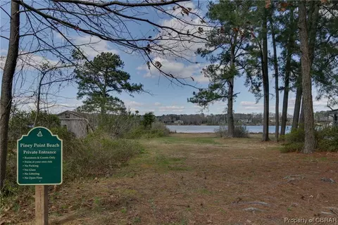11198 Piankatank Dr, Gloucester, VA 23061 photo 10