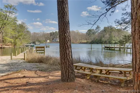 11198 Piankatank Dr, Gloucester, VA 23061 photo 5