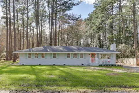 11198 Piankatank Dr, Gloucester, VA 23061 photo 3