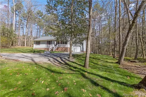 8187 Pinetta Rd, Gloucester, VA 23061 photo 4