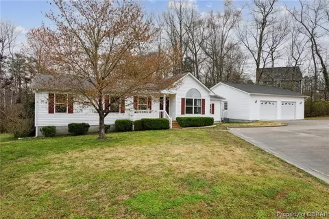 6753 Cox Ave, Gloucester, VA 23061 photo 2