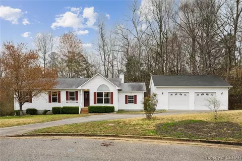 6753 Cox Ave, Gloucester, VA 23061