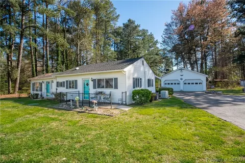 2012 Remlik Dr, Urbanna, VA 23175