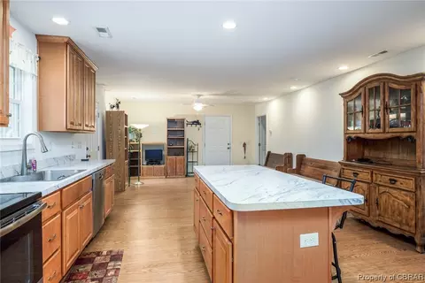 6850 Cherokee Ln, Gloucester, VA 23061 photo 10