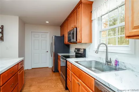 6850 Cherokee Ln, Gloucester, VA 23061 photo 7