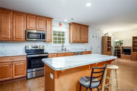 6850 Cherokee Ln, Gloucester, VA 23061 photo 8