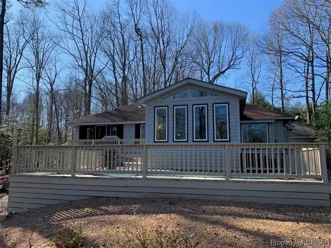 111 Perkins Woods Rd, Urbanna, VA 23175