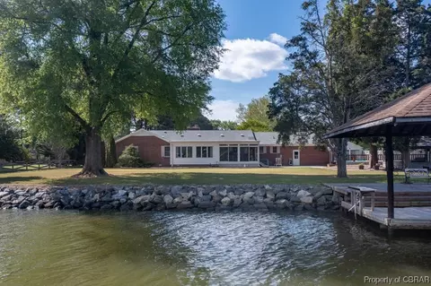 8571 Little England Rd, Hayes, VA 23072