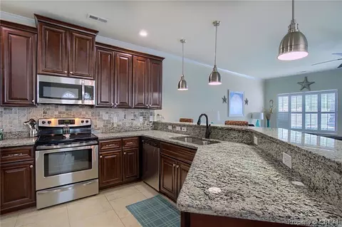 7580 Villa Ct, Gloucester Point, VA 23062 photo 7
