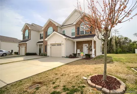 7580 Villa Ct, Gloucester Point, VA 23062