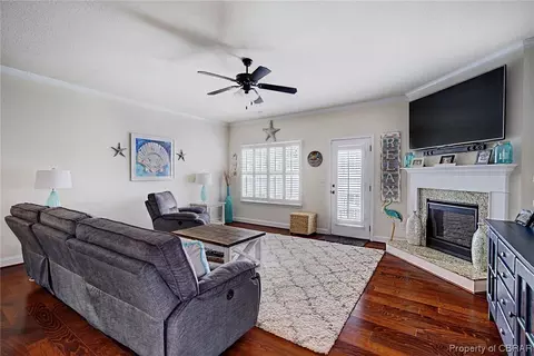 7580 Villa Ct, Gloucester Point, VA 23062 photo 2